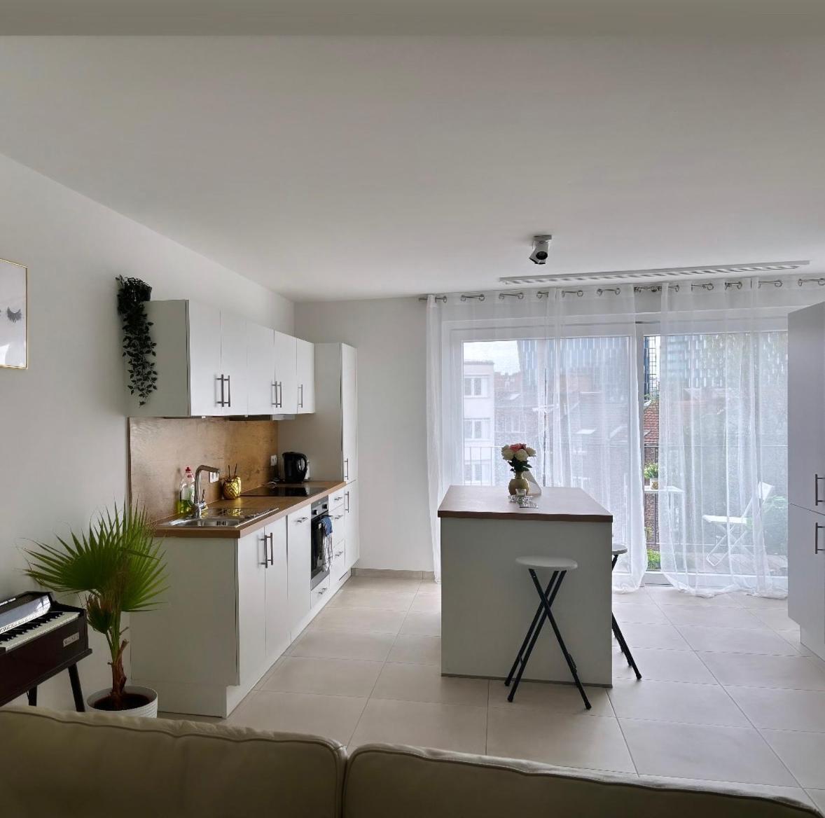 2 Bedrooms Luxury Apartment - Guillemins Liege Exterior photo
